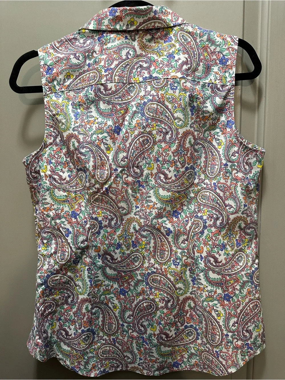 Talbots Size 8 Paisley Print Sleeveless Button Down Shirt EUC - Picture 2 of 4